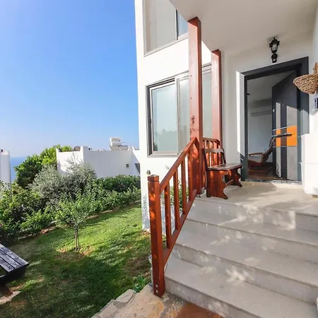 Peaceful Villa With Shared Pool And Sea View In Bodrum