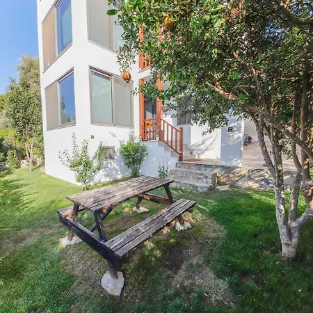 Peaceful Villa With Shared Pool And Sea View In Bodrum * Giris