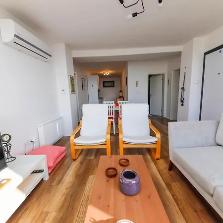 Peaceful Villa With Shared Pool And Sea View In Bodrum *